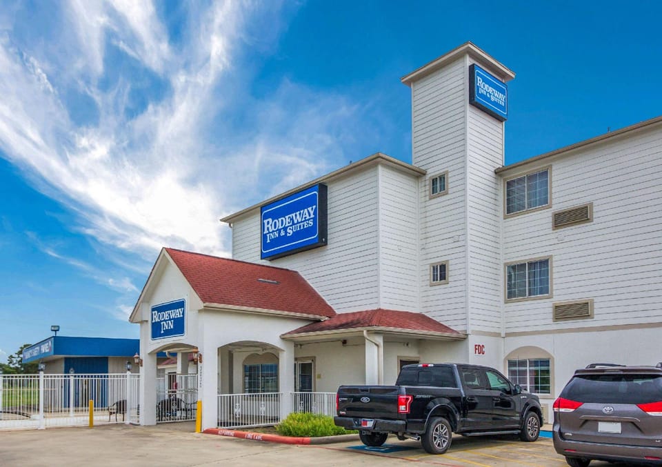 Rodeway Inn & Suites Port Arthur - Groves Hotel in Port Arthur