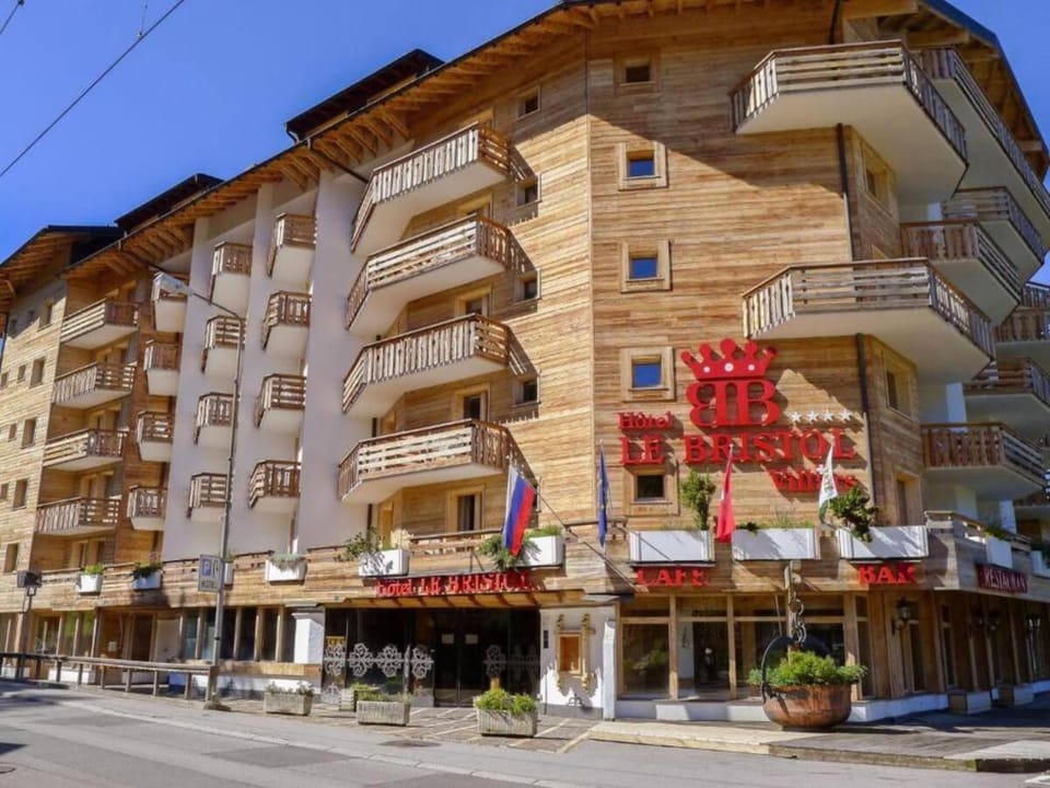 Le Bristol - Villars Bristol Apartments Hotel in Ollon
