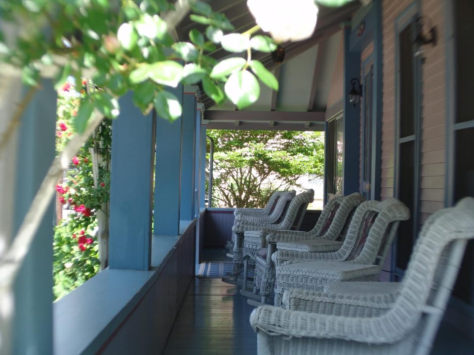 The Oak Bluffs Inn Inn in Oak Bluffs