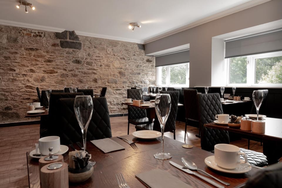 The Red Brolly Inn Hotel in Scotland