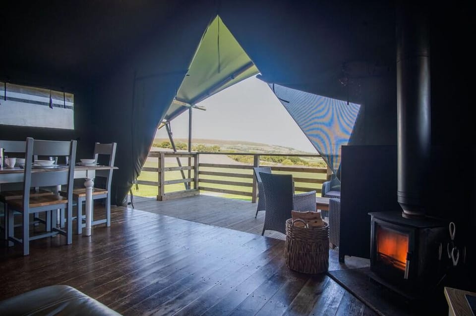 Worms Head Glamping Tent - Llangennith Hotel in Wales