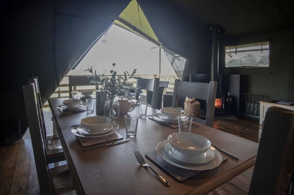 Worms Head Glamping Tent - Llangennith Hotel in Wales