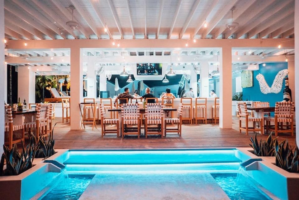 Luna Beach Hotel in West End