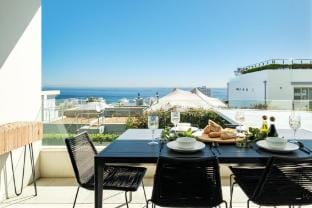 Oceanview Secure 3bed Apt Sea Point Marlo Breeze Hotel in Sea Point
