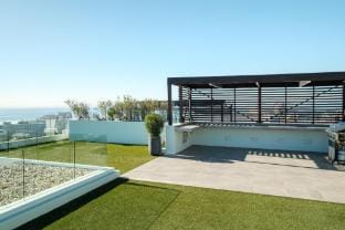 Bright 2bed in Sea Point w Sea Views Helio Haven Hotel in Sea Point