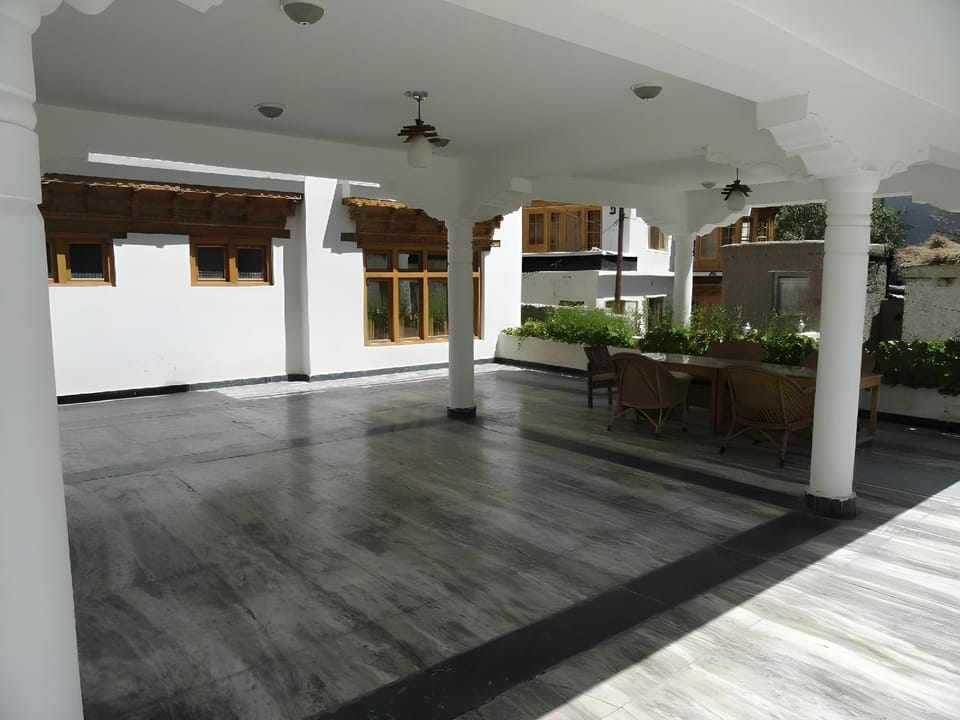 Alpine Villa Hotel in India