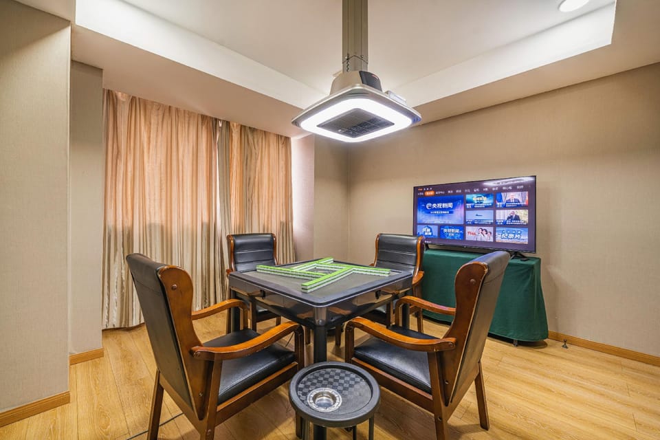 Vienna Hotel Shanghai International Tourism and Resorts Zone Xiupu Road Branch Hotel in Shanghai