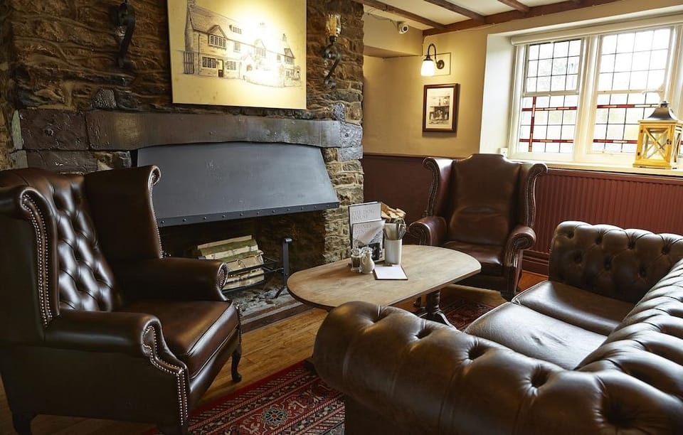 Dog House Hotel in West Oxfordshire District
