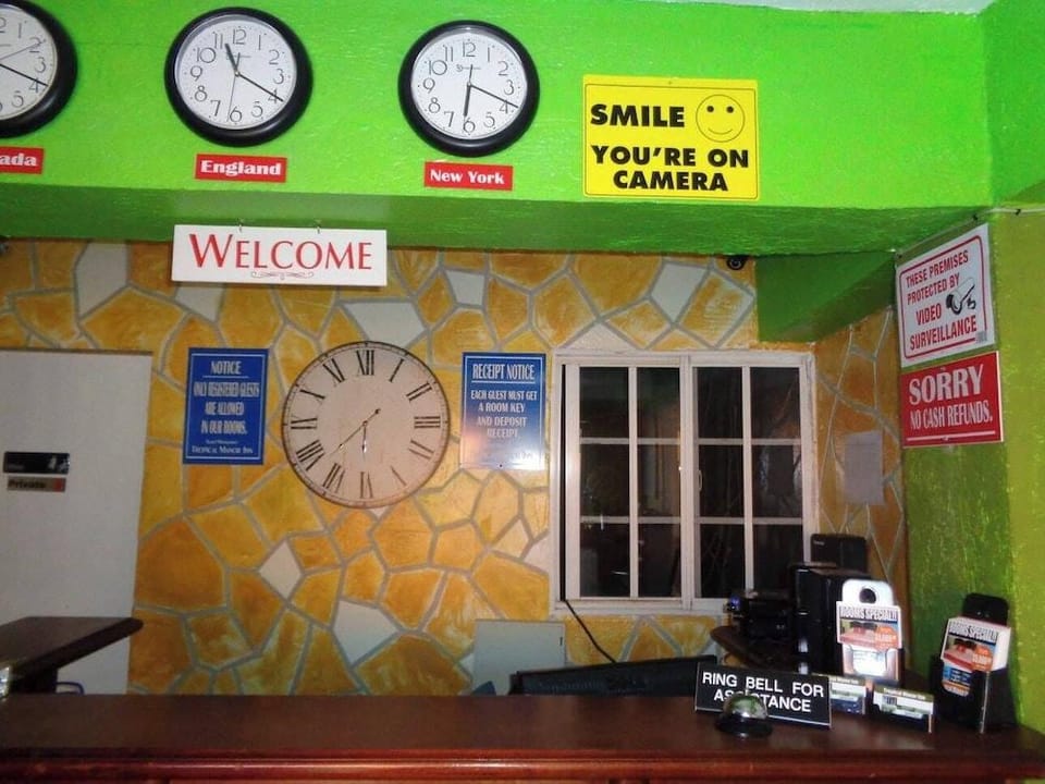 TROPICAL MANOR INN Hotel in Kingston
