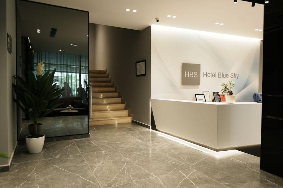 Blue Sky Hotel in Sarandë