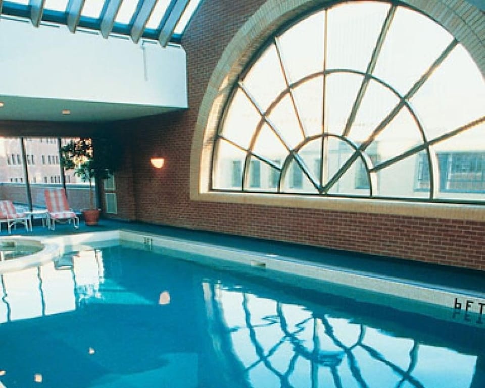 Prince George Hotel, Halifax Hotel in Dartmouth