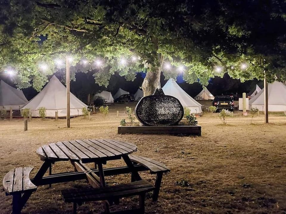 Bell Tent Glamping Hotel in Eastleigh District