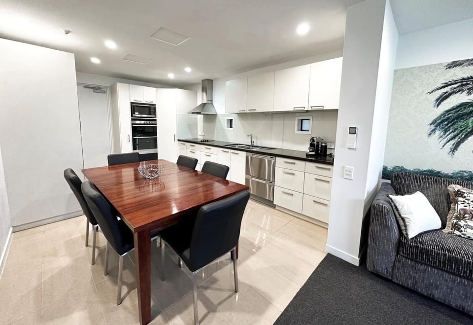 DeLorenzo's Studio Apartments Apartment hotel in Nelson