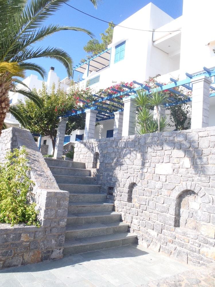 Theoxenia Chios Hotel in Decentralized Administration of the Aegean
