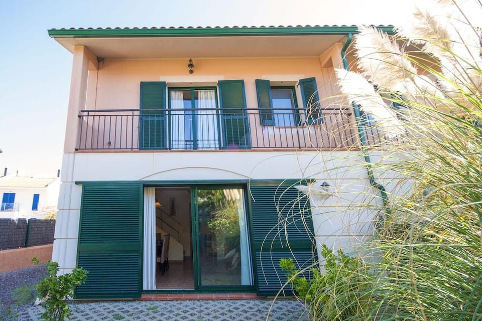 Villa Mas Pinell 44 Hotel in Baix Empordà