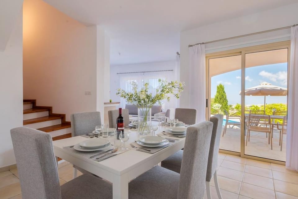Resitour - Perneri Villas Hotel in Tala