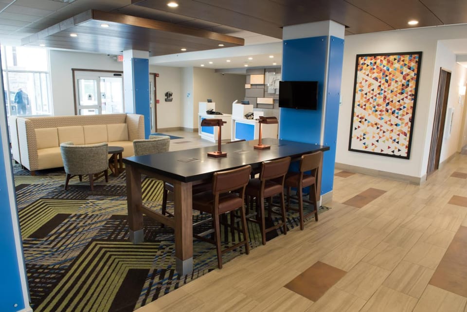 Holiday Inn Express And Suites Orland Park - Mokena By IHG Hotel in Tinley Park