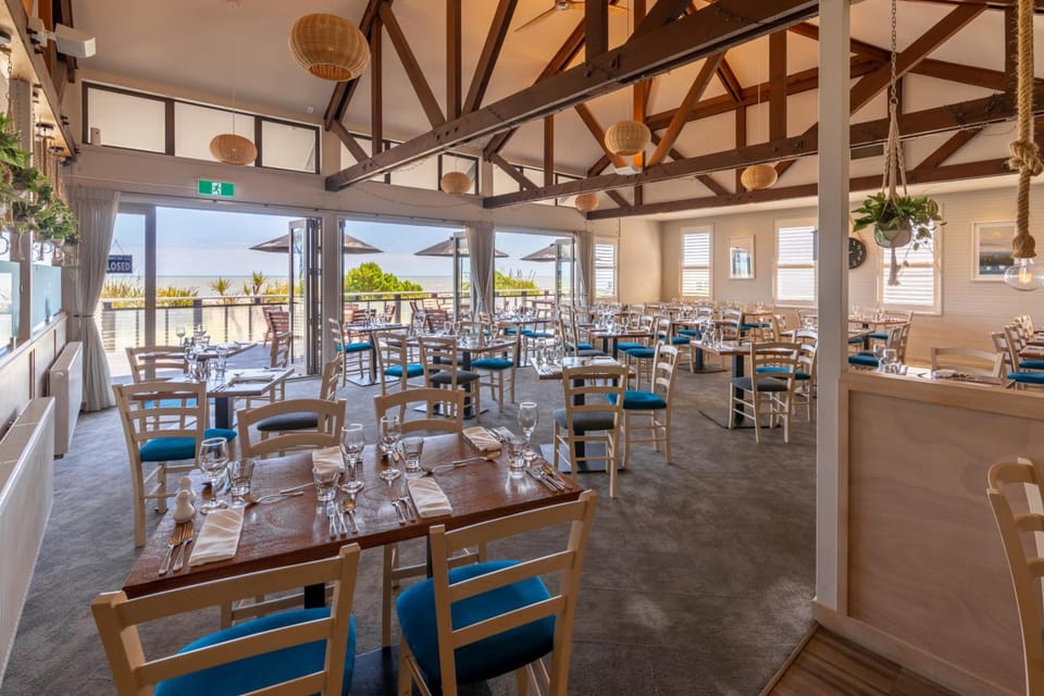 Beachfront Hotel Hotel in West Coast