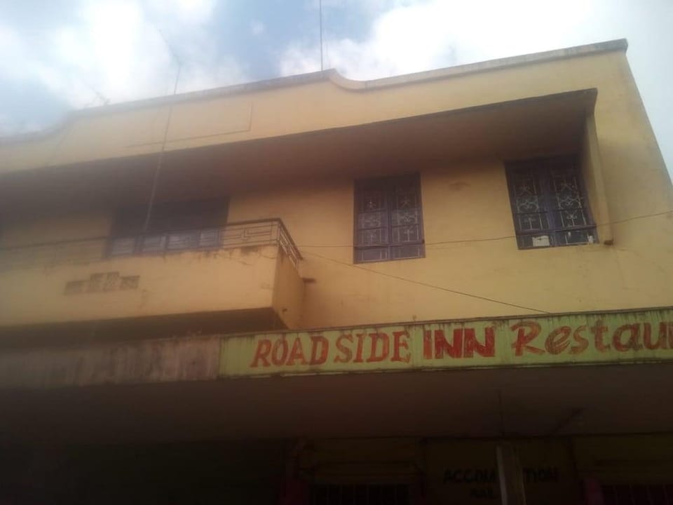 Roadside Inn Restaurant Hotel in Kenya