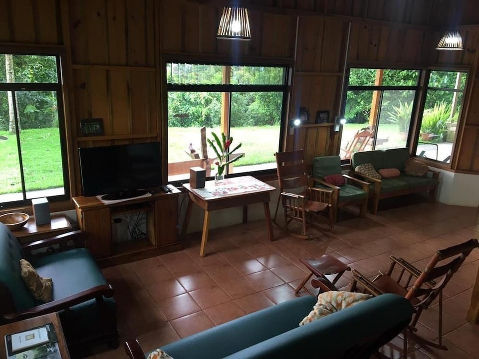 Birds & Breakfast Hotel in Alajuela Province