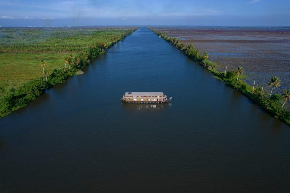 Coco Houseboats, Alleppey Hotel in Alappuzha