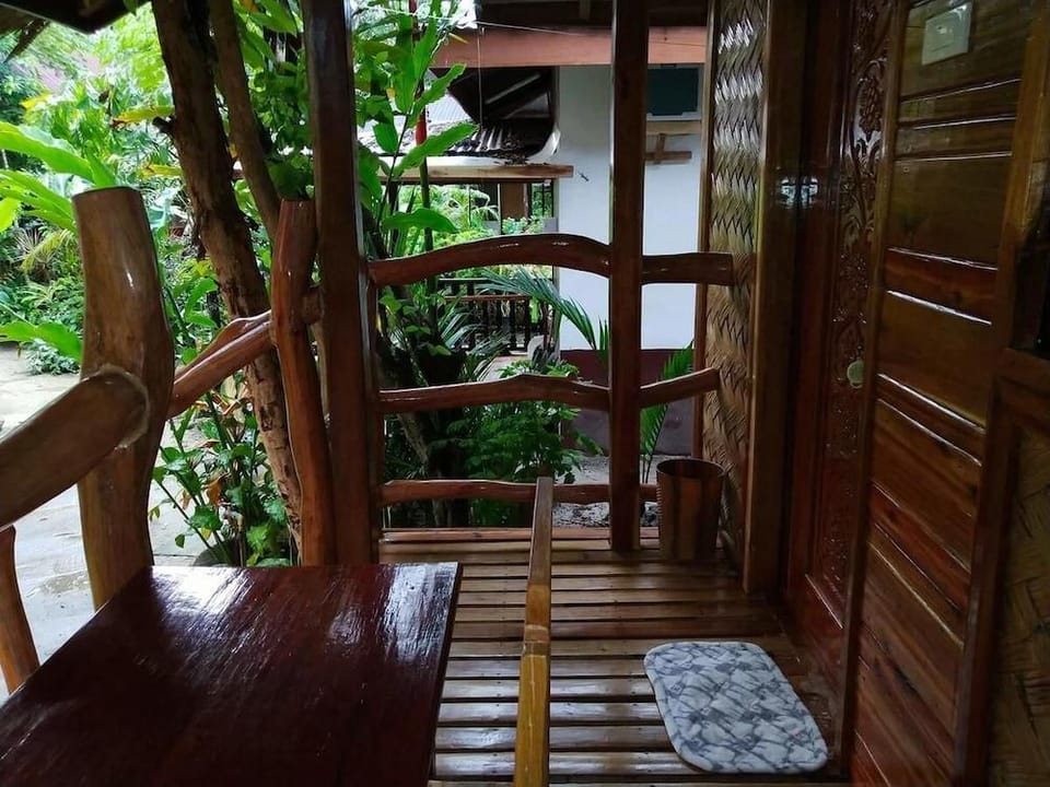 Port Barton Diy Hotel in San Vicente