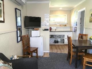 Burkes Pass Accommodation Hotel in Otago