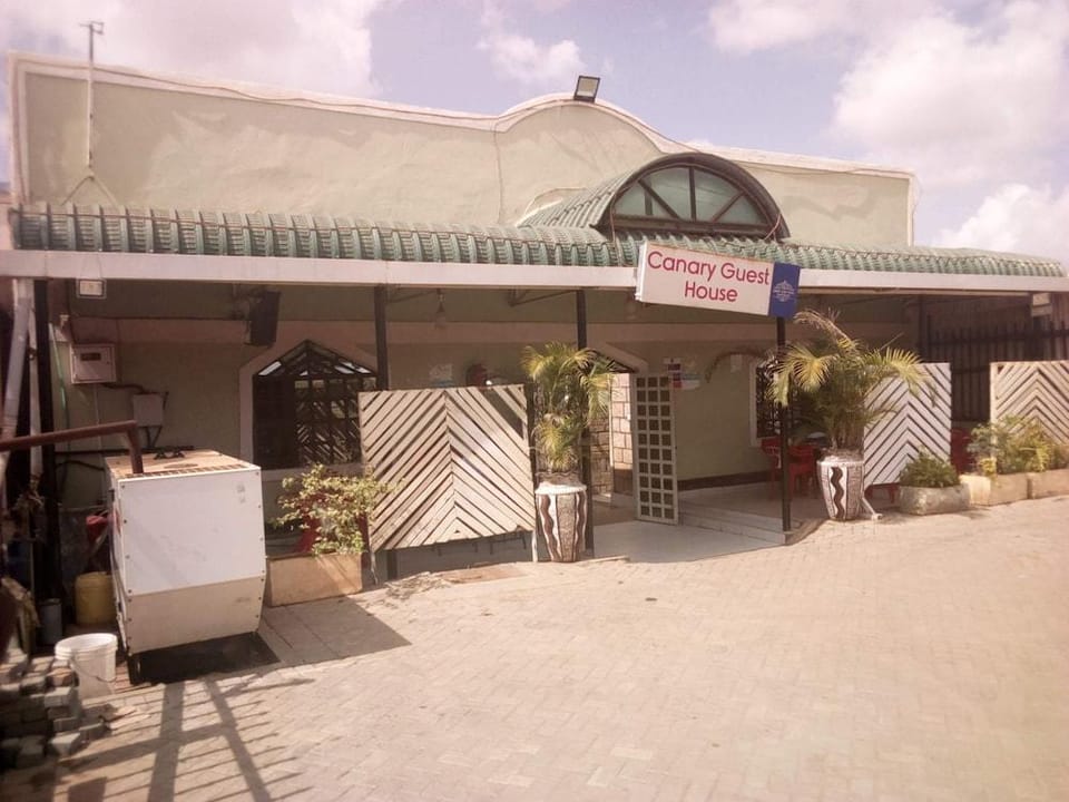 Canary Guest House Hotel in Kenya
