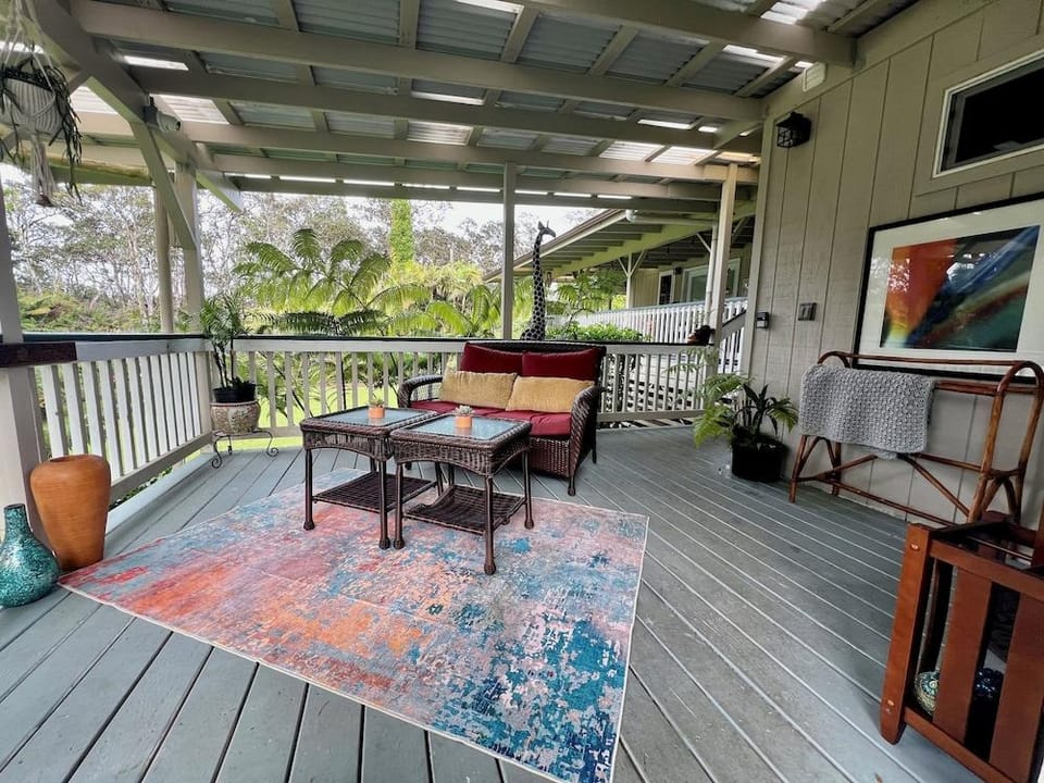 Aloha Junction Bed & Breakfast Hotel in Volcano