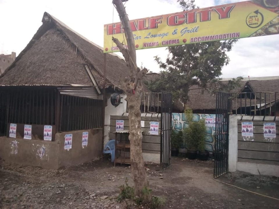 Half City Lounge Hotel in Nairobi