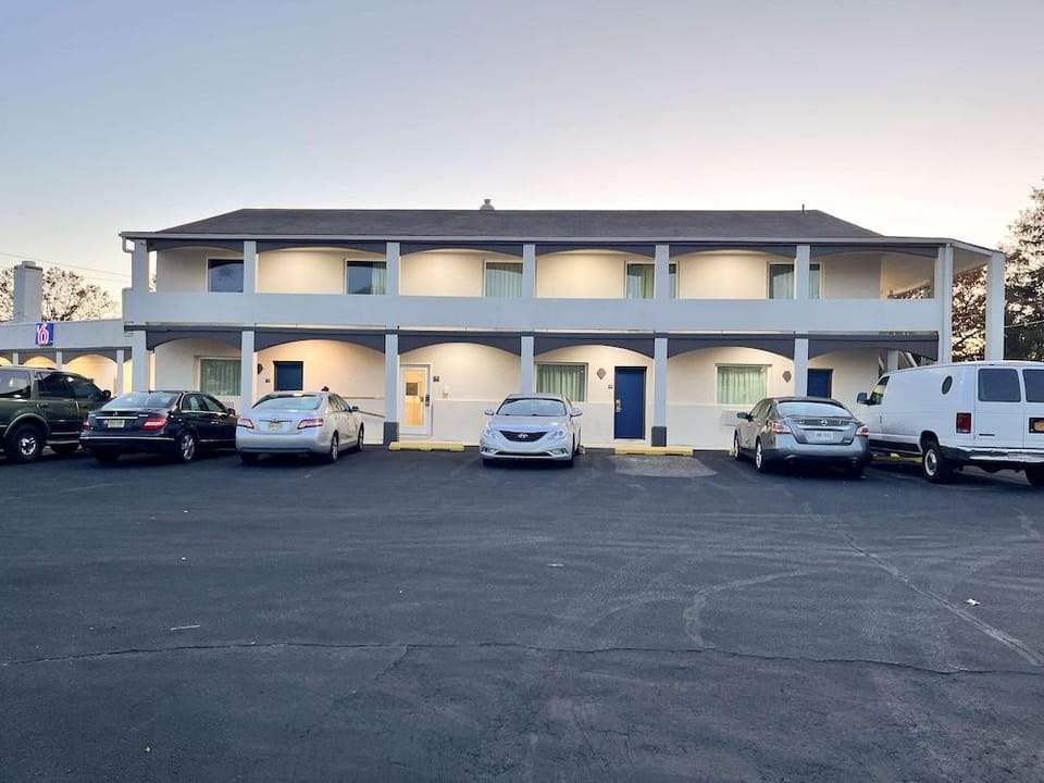 Pike Inn Hotel in Jersey Shore