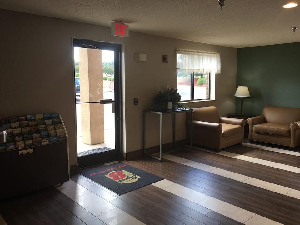 Super 8 Richmond Midlothian Turnpike Hotel in Richmond