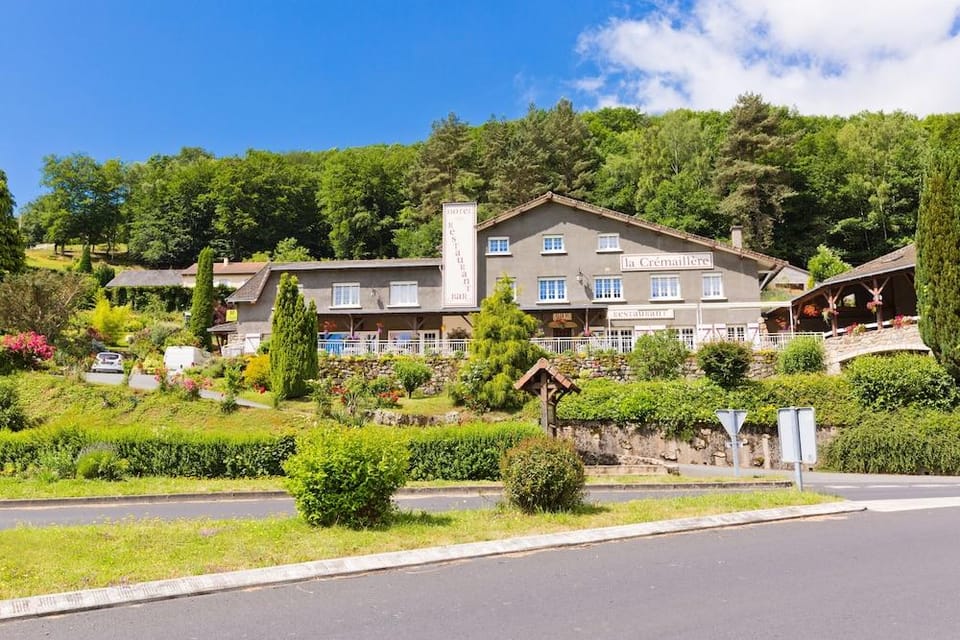 Logis Hotel La Cremaillere Hotel in Auvergne-Rhône-Alpes