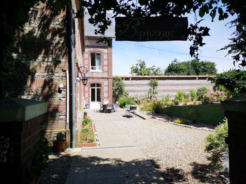 Maison d'Hotes La Nouvelle Criqueboise Hotel in Normandy