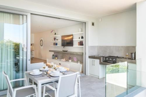 Modern 2bed Apt in Green Point Cape Town Nobelium Hotel in Sea Point