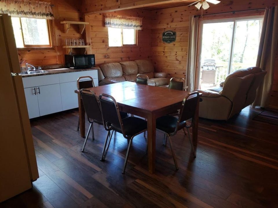 Red Lodge Resort Hotel in Ontario