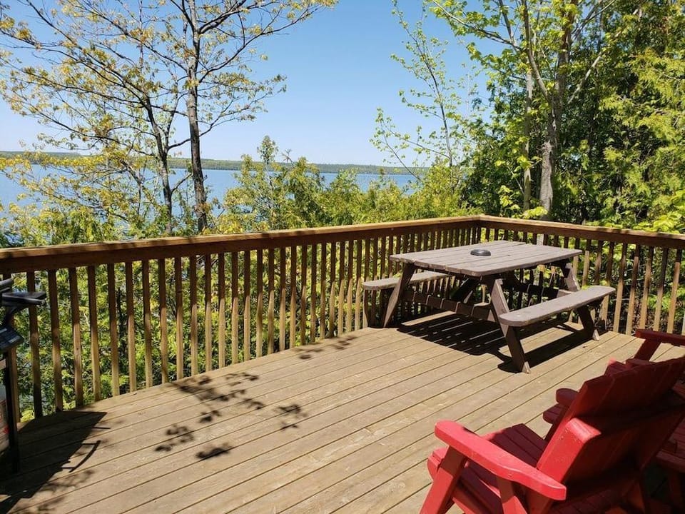 Red Lodge Resort Hotel in Ontario