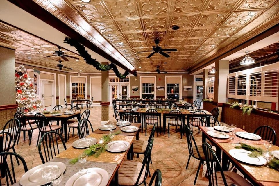 The Burleigh Falls Inn & Suites Hotel in Douro-Dummer