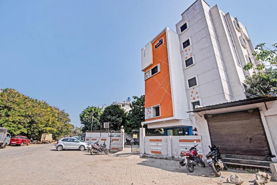 Townhouse 700 Hotel Krishna. Hotel in Maharashtra