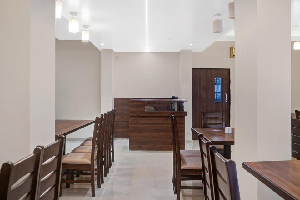 Clubhouse Hotel Raajpath Hotel in Vadodara