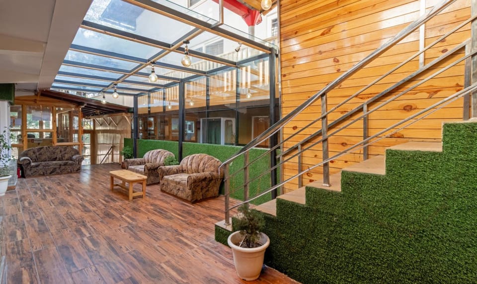 OYO 18758 Spacious Cottage Hotel in Uttarakhand