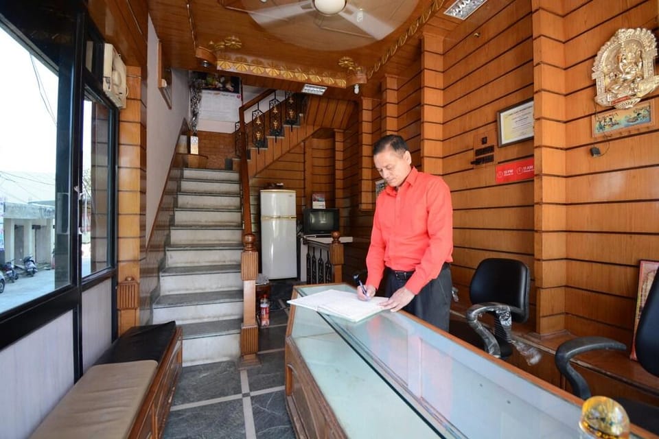 OYO 36054 Nanda Lodge Hotel in Punjab, India
