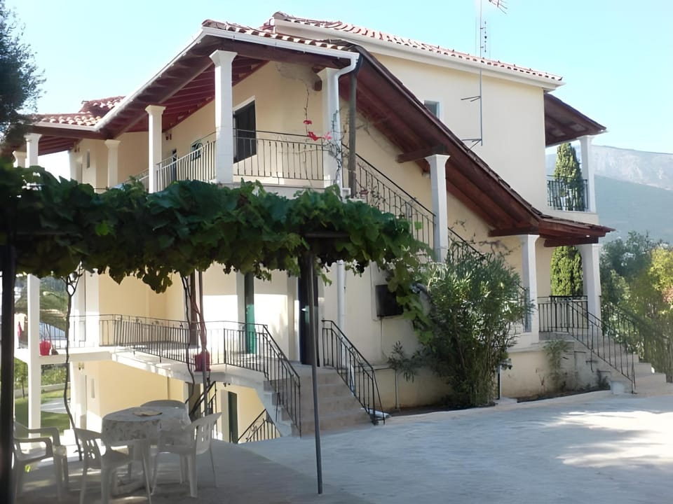 Ziogas Apartments Hotel in Peloponnese, Western Greece and the Ionian