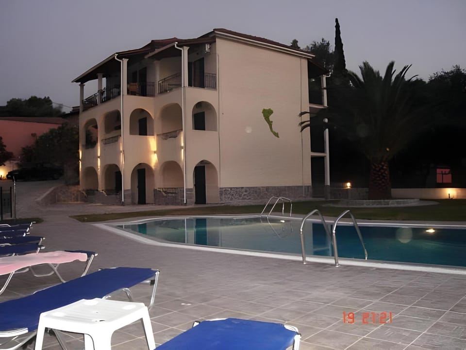 Ziogas Apartments Hotel in Peloponnese, Western Greece and the Ionian