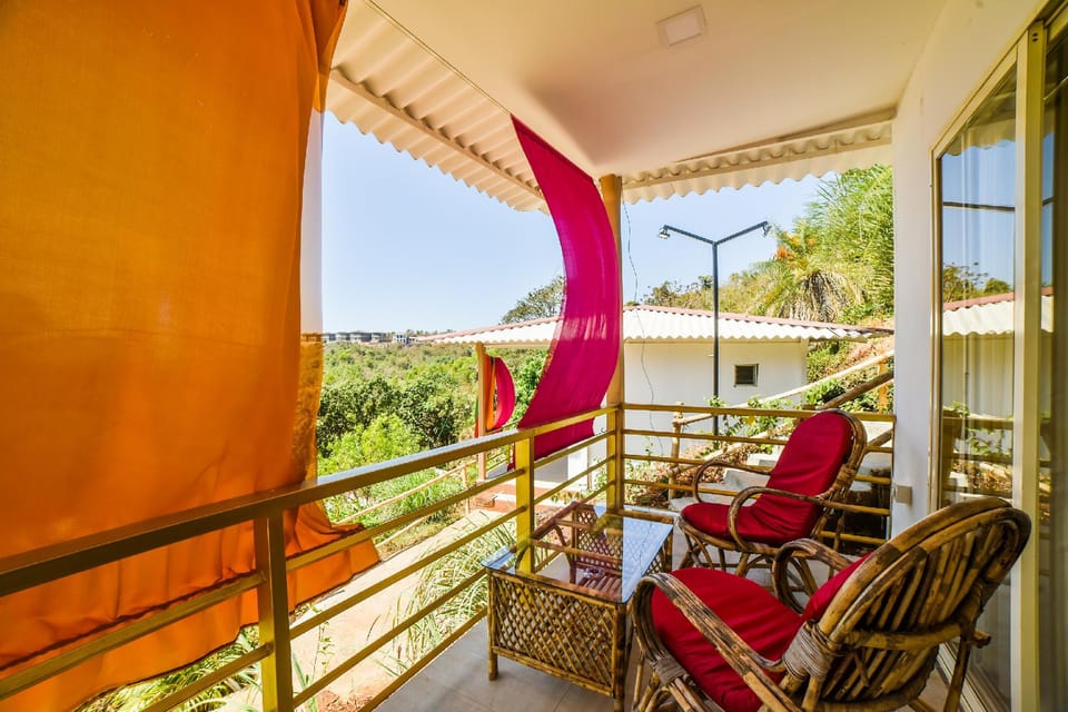 Capital O 30548 Padma Cottages Hotel in Mandrem