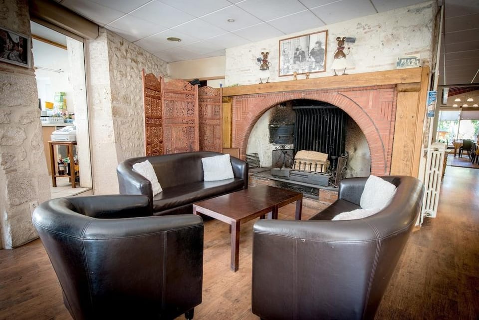 Les Voyageurs Logis Hotel Hotel in Nouvelle-Aquitaine