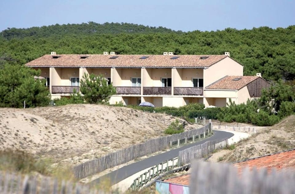 Lagrange Vacances-Les Hameaux de L'Ocean Hotel in Carcans