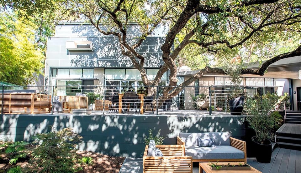 Frame Hotel - Treehouse Hotel in Austin