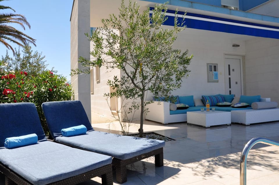 Family Villa Mermaid Your Croatian Haven with Pool and Scenic Views Hotel in Podstrana
