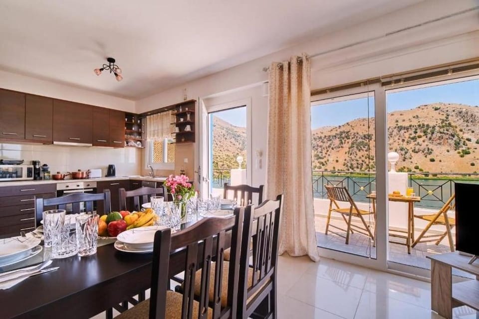 Stunning Lake Kournas Retreat 2 New Private Pool Hotel in Crete